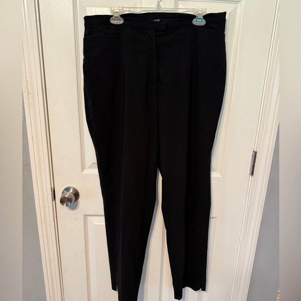 Venezia Women's Black Ankle Pants